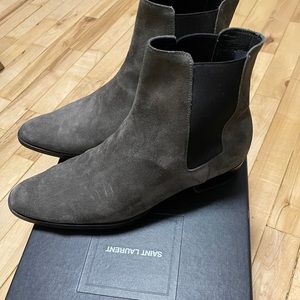 SAINT LAURENT WYATT CHELSEA BOOTS IN SUEDE